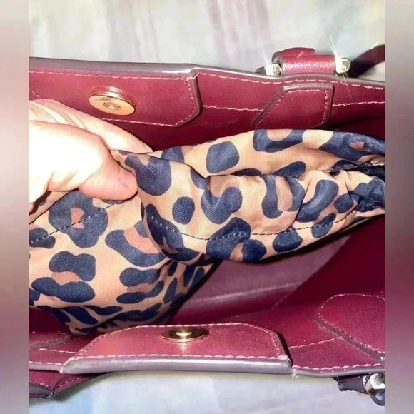Fancy  Wine 🍷 Red Michael Kors 😎 brand new - Picture 10 of 11